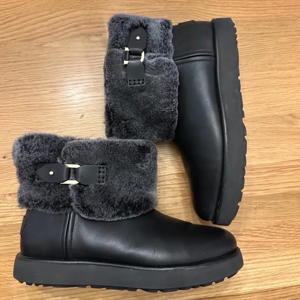 UGG Berge Mini Boots - Black, Size 7